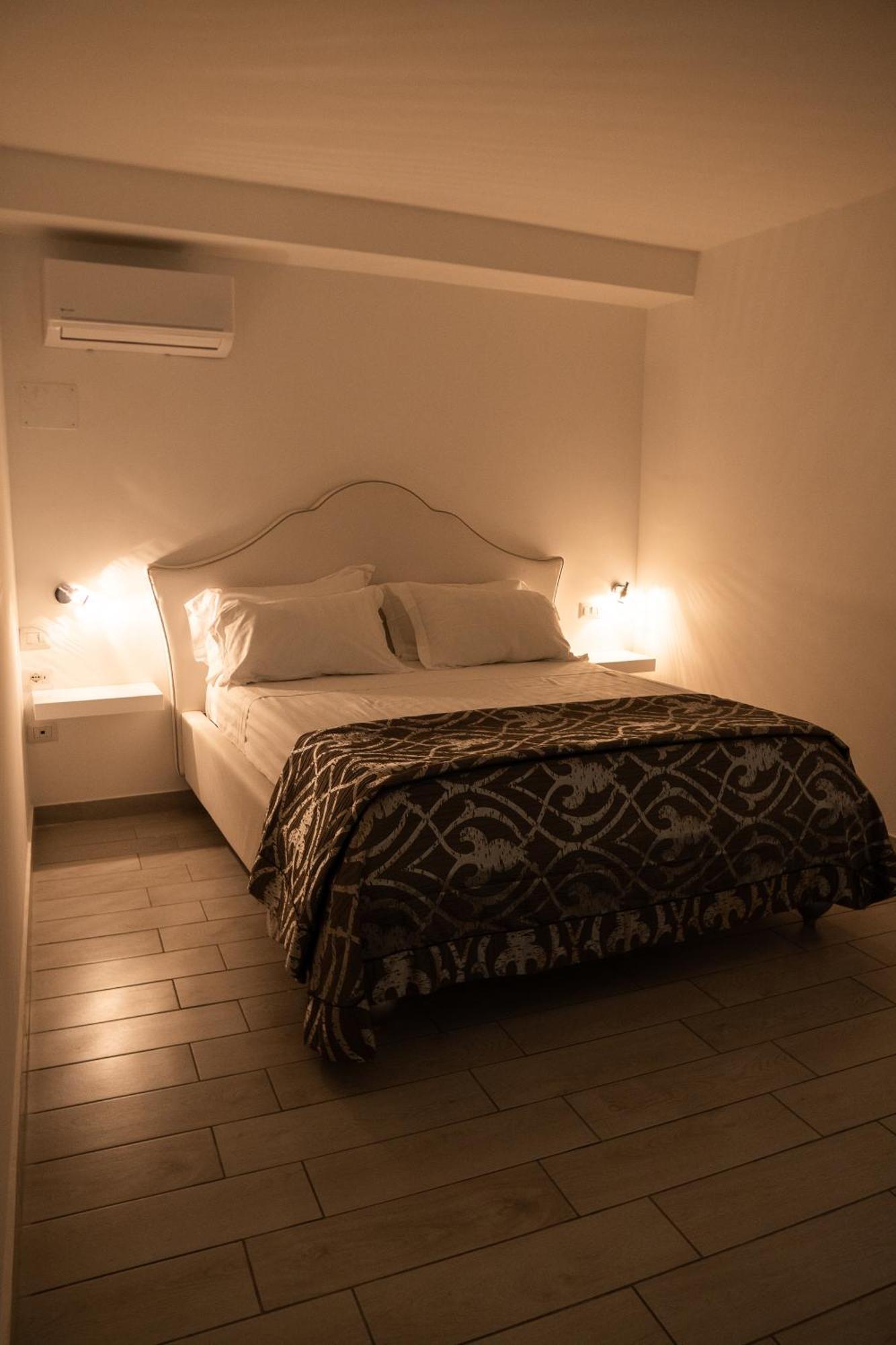 Suite D'Elite Chiaia Naples Luaran gambar