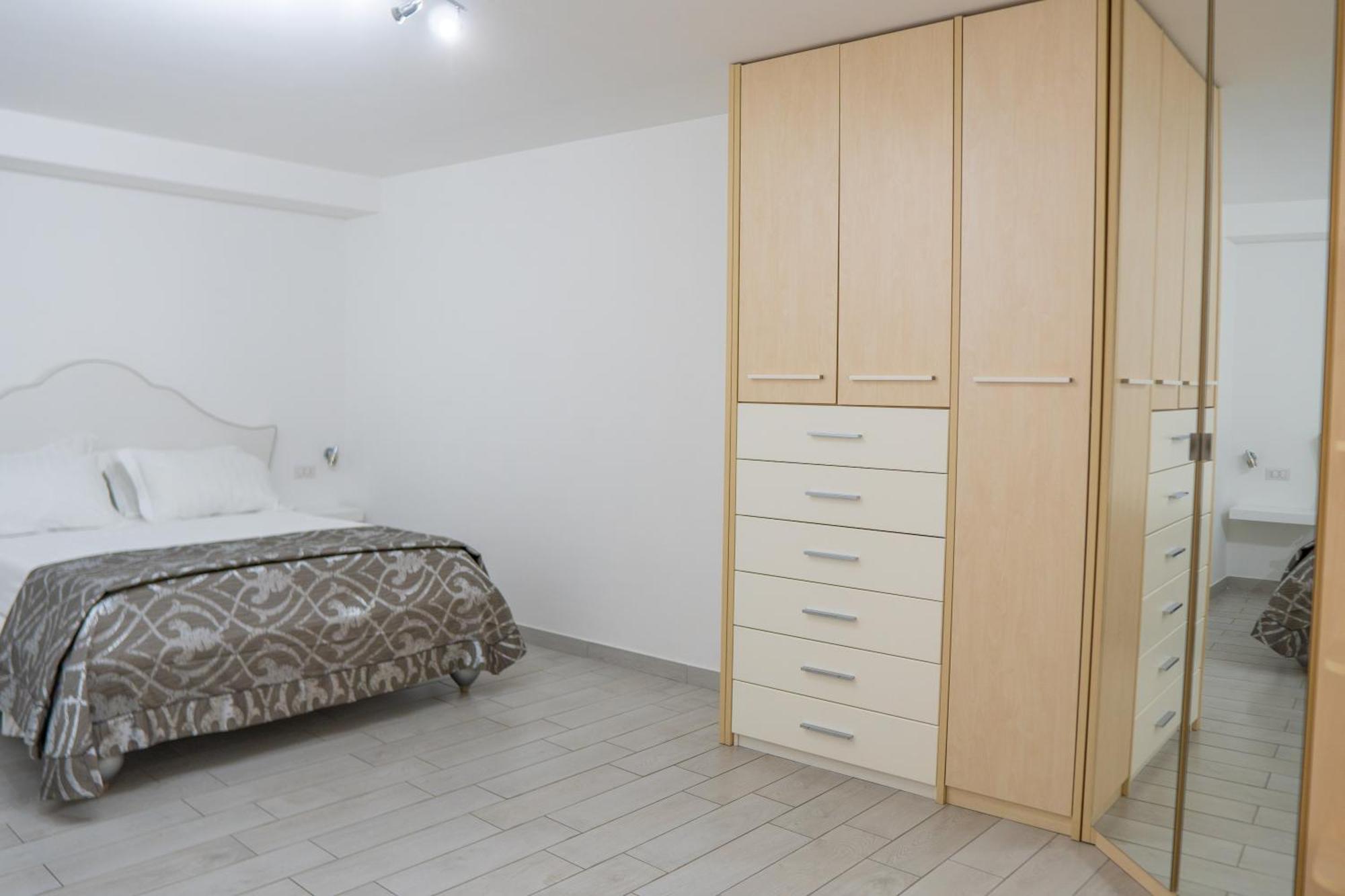 Suite D'Elite Chiaia Naples Luaran gambar